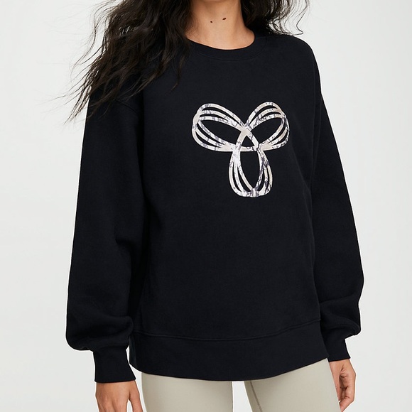TNA Tops - ARITZIA TNA The Oversized Crew Black Sweatshirt
